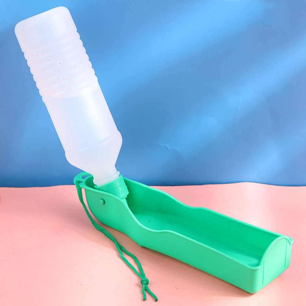 Portable Dog Water Bottle for Outdoor Travel | Rotatable Clamshell Dispenser with 250ml & 500ml Sizes